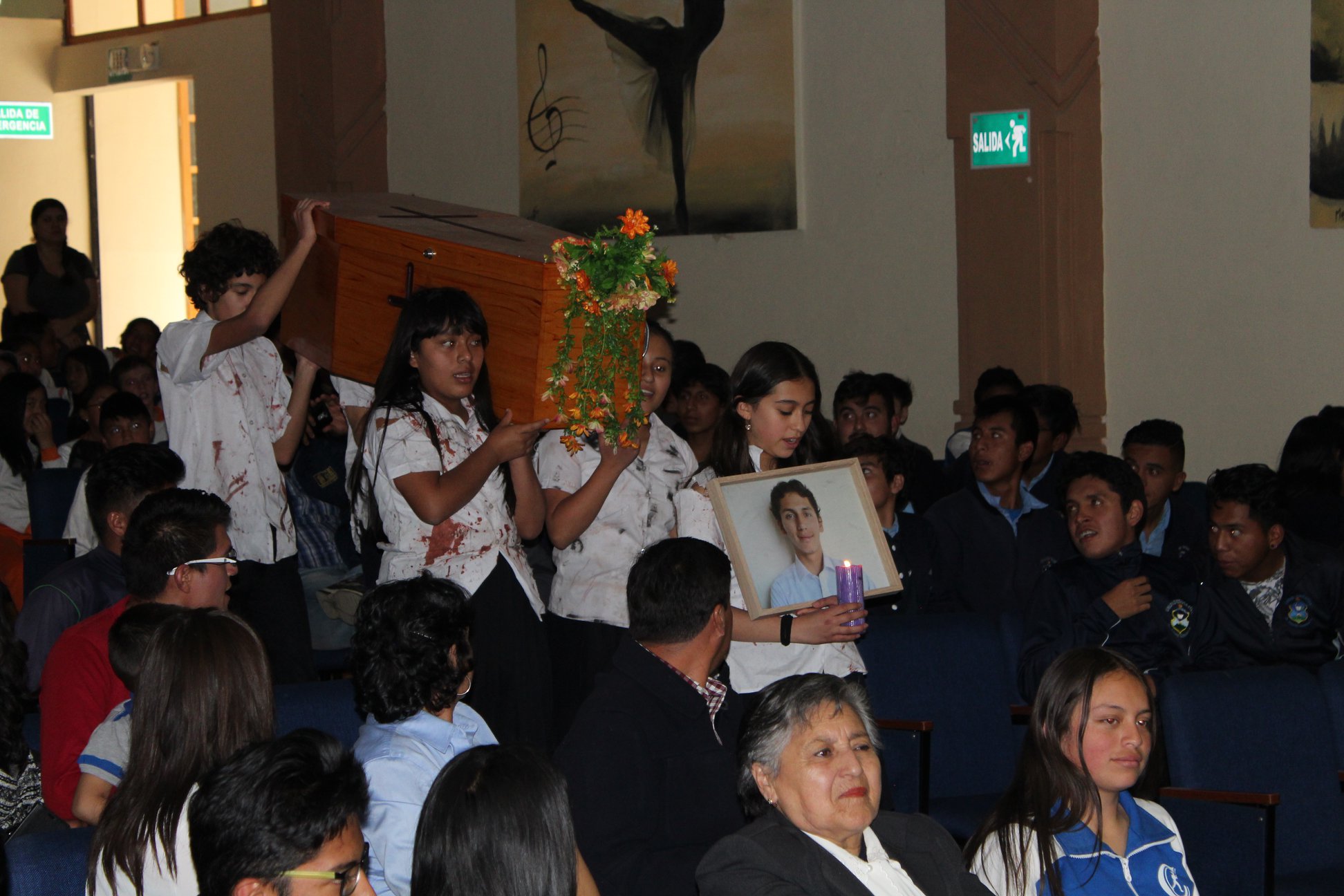 Estudiantes de diferentes establecimientos educativos del cantón #Biblián, aprec